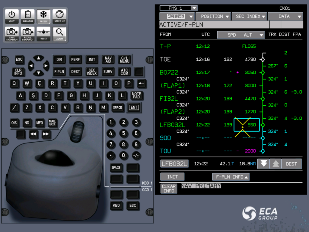 FMS A350 - A350フライトマネジメントシステムトレーナーインターフェース。キーボードカーソルコントロールユニットとアクティブな飛行計画ディスプレイが表示されます。