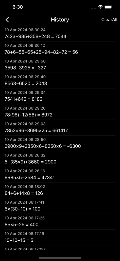 Calculator With History ™ - Uma lista de cálculos matemáticos passados com datas e carimbos de data/hora em modo escuro.
