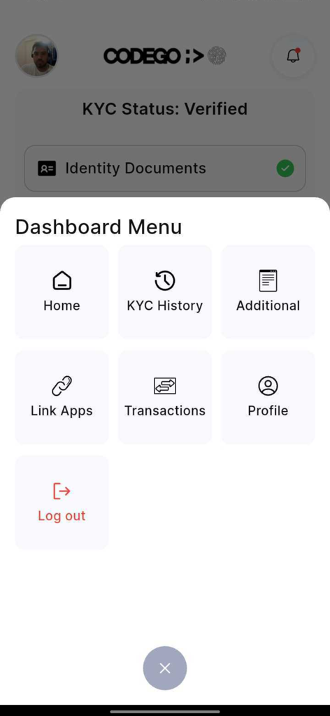 Codego KYC - Codego KYC App Dashboard-Menü mit einem verifizierten Status und verschiedenen Navigationssymbolen wie Verlauf, Transaktionen und Profil.