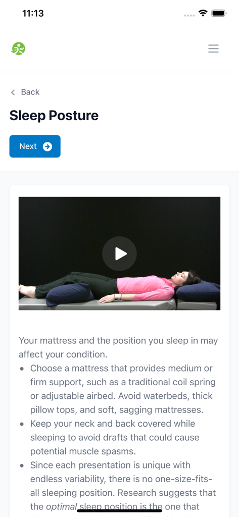 HealthCom mobile app screen showing a video tutorial and educational tips for healthy sleep posture.
