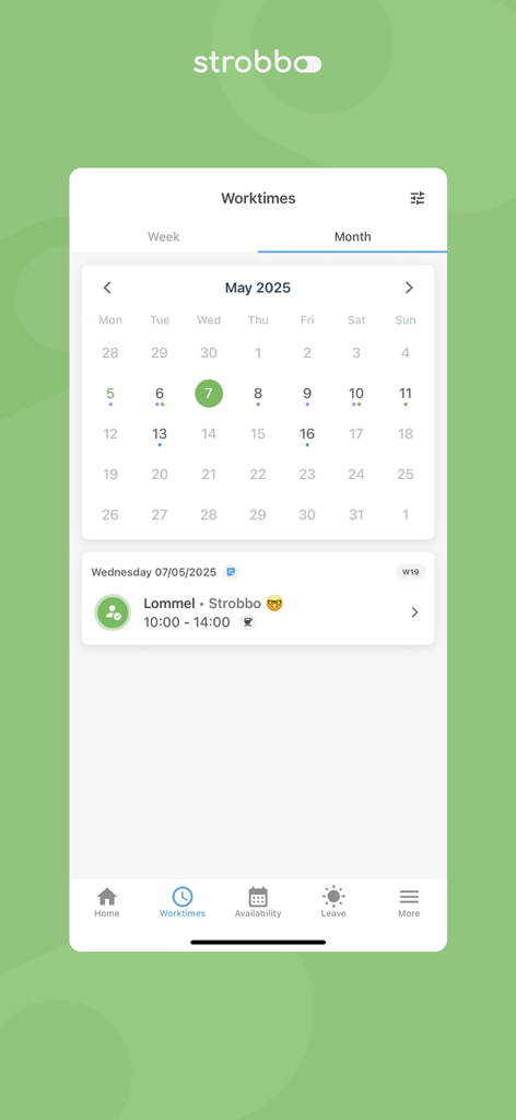 Eine mobile App-Oberfläche, die einen monatlichen Arbeitsplan-Kalender mit spezifischen Schichtdetails anzeigt