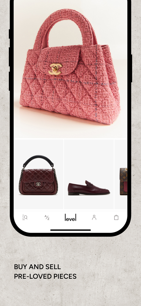 Interface do aplicativo Level Shoes mostrando bolsas e calçados de designers de segunda mão