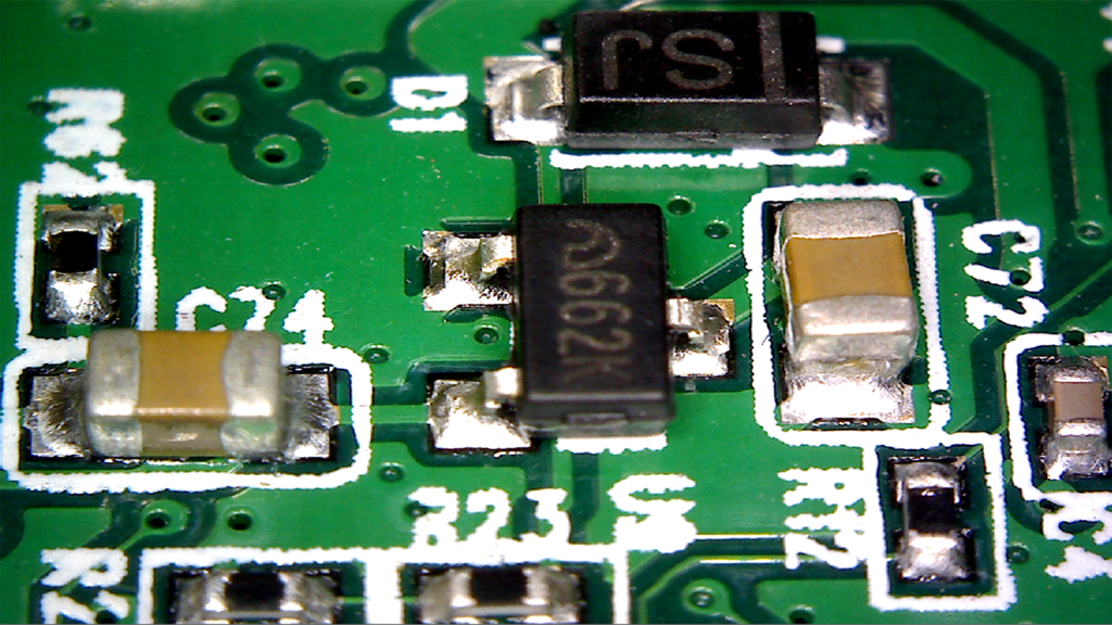 Hotviewer（WIFI Microscope） - Magnified view of an electronic circuit board through a wifi microscope