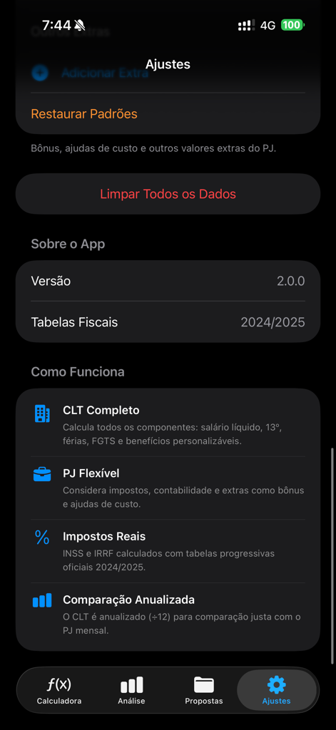Tela de configurações do aplicativo de calculadora CLT vs PJ mostrando tabelas de impostos para 2024 e 2025 e explicando a lógica da comparação