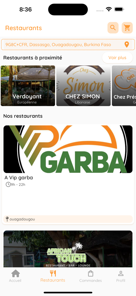 Schermata dell'app mobile Bonbiz Food che visualizza un elenco di ristoranti e opzioni di consegna a Ouagadougou, Burkina Faso.