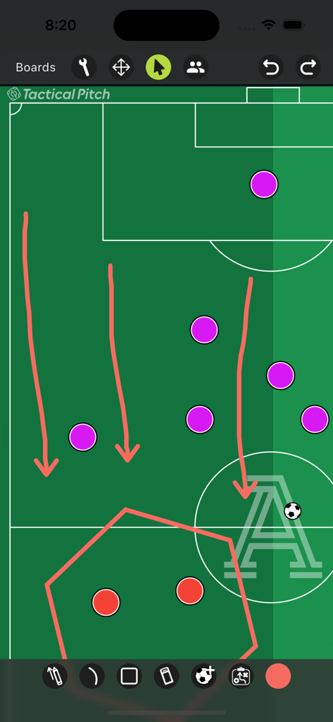 Tactical Pitch - Digital tactical whiteboard showing soccer player positions and movement arrows on a green field