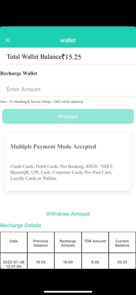 waWha - Uma tela de aplicativo móvel mostrando uma carteira digital para um aplicativo de refeitório de escritório com opções de recarga e histórico de transações.
