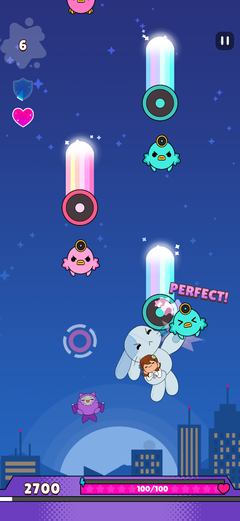 Gameplay di Sweet Sins 2 che mostra un personaggio su un coniglio di peluche gigante che combatte nemici adorabili in una battaglia ritmica