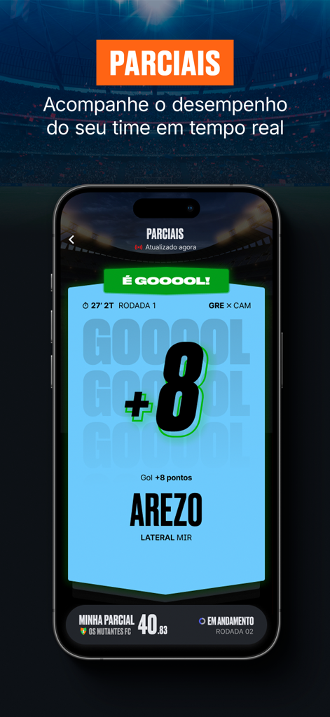 Cartola fantasy soccer app showing real-time partial scores and live player goal notification.