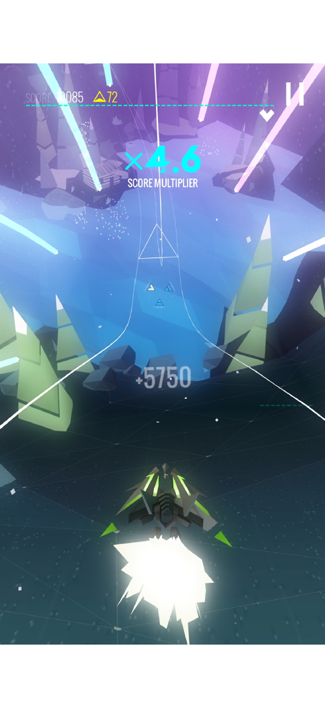 Screenshot del gameplay di Avicii Gravity HD che mostra una navicella futuristica che vola attraverso un paesaggio artistico low poly