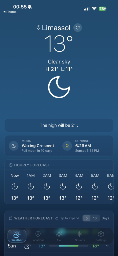 Weather & Chill - Captura de pantalla de la aplicación móvil Weather and Chill que muestra una previsión de noche de cielo despejado para Limassol con detalles de temperatura y fase lunar