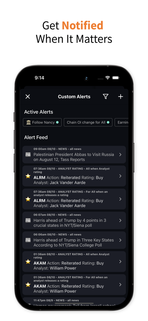 Unusual Whales - Uma captura de tela do aplicativo Unusual Whales mostrando o feed de alertas personalizados para notícias de ações e classificações de analistas