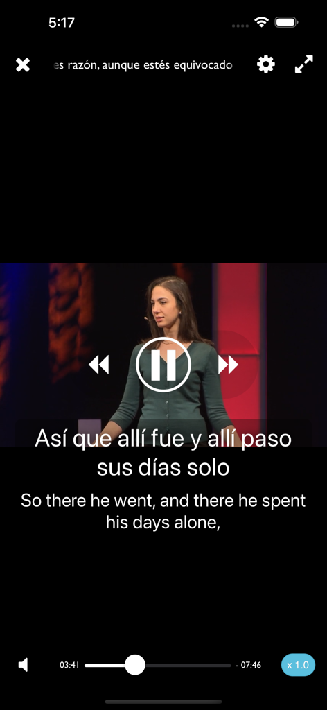 TEDICT - Aplicación TEDICT que muestra un reproductor de video con subtítulos duales en inglés y español para el aprendizaje de idiomas.