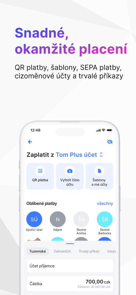 Moneta Smart Banka mobile app payment screen showing QR payment options and transaction details.
