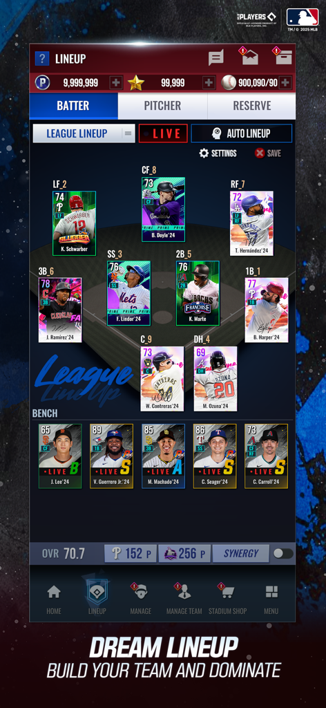 MLB Rivals - Pantalla de gestión de equipo de MLB Rivals mostrando una alineación titular y suplentes de tarjetas de jugadores de béisbol profesionales