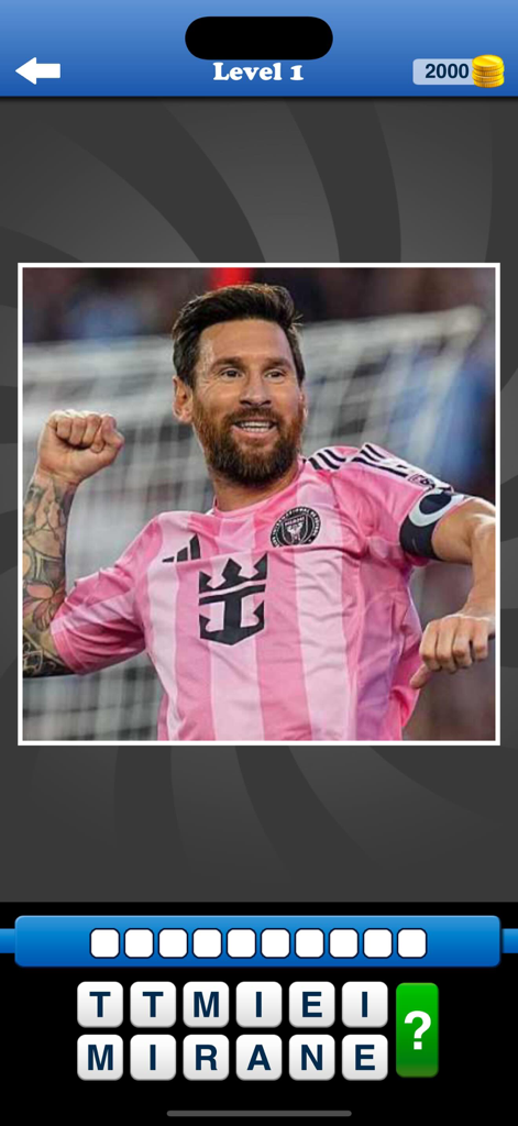 Whats the Team? Football Quiz - 팀 추측 챌린지를 위해 핑크색 인터 마이애미 저지를 입은 리오넬 메시를 보여주는 모바일 축구 퀴즈 게임