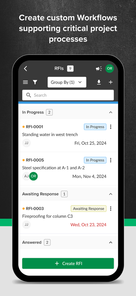 Aplicación STACK Construction Management que muestra el seguimiento de RFIs y los estados del flujo de trabajo del proyecto.