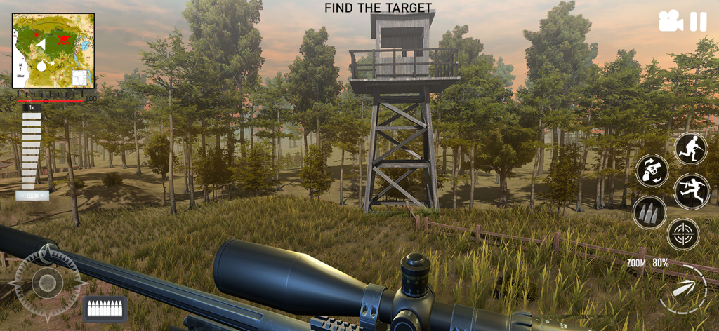 Deer Hunter Hunting Games - Vista de francotirador en primera persona de una torre de caza en un entorno forestal.