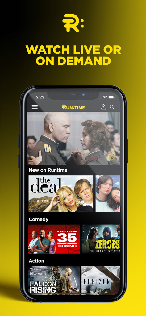 Runtime TV - Interfaz de la aplicación móvil Runtime TV en un iPhone que muestra varias categorías de películas y títulos para transmisión gratuita