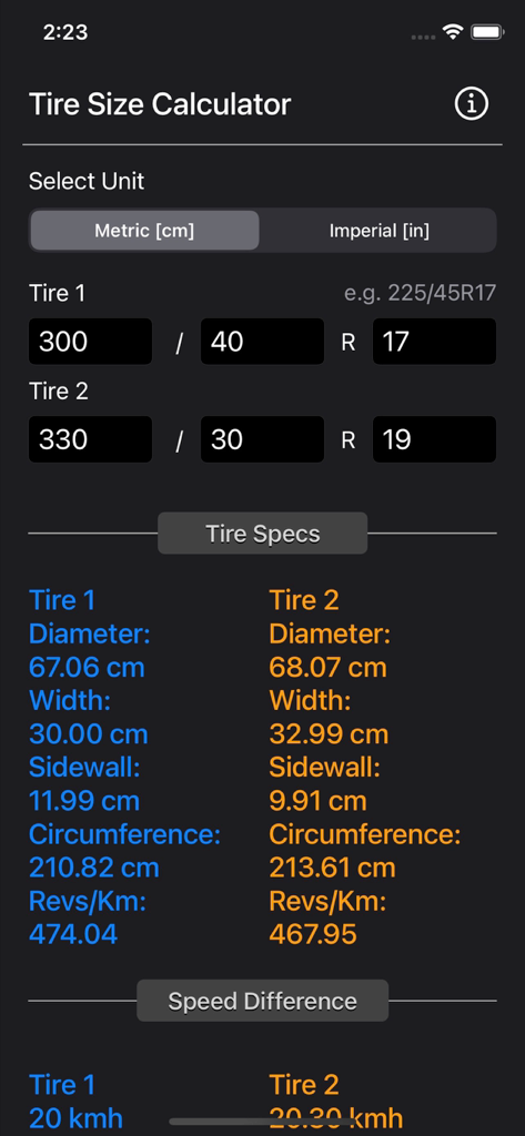 Interface de l'application Tire Size Calculator Plus comparant les spécifications techniques de deux tailles de pneus en unités métriques