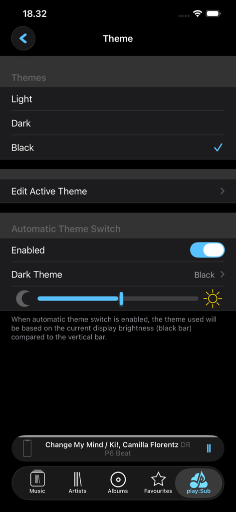 Pantalla de configuración de tema en play:Sub Music Streamer que muestra opciones para temas claro, oscuro y negro con cambio automático según el brillo