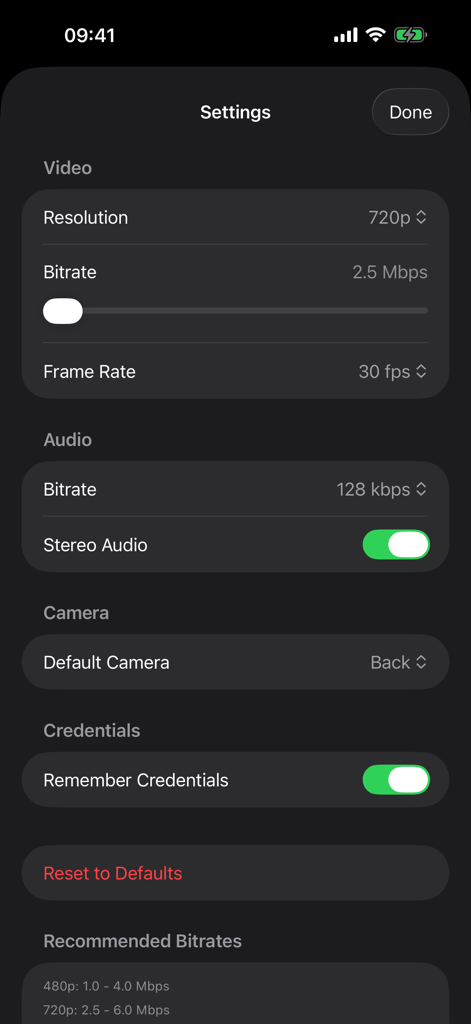 YT Streamer - Menú de configuración de la aplicación YT Streamer que muestra la configuración de resolución de video, tasa de bits, velocidad de fotogramas y audio para la transmisión en vivo móvil