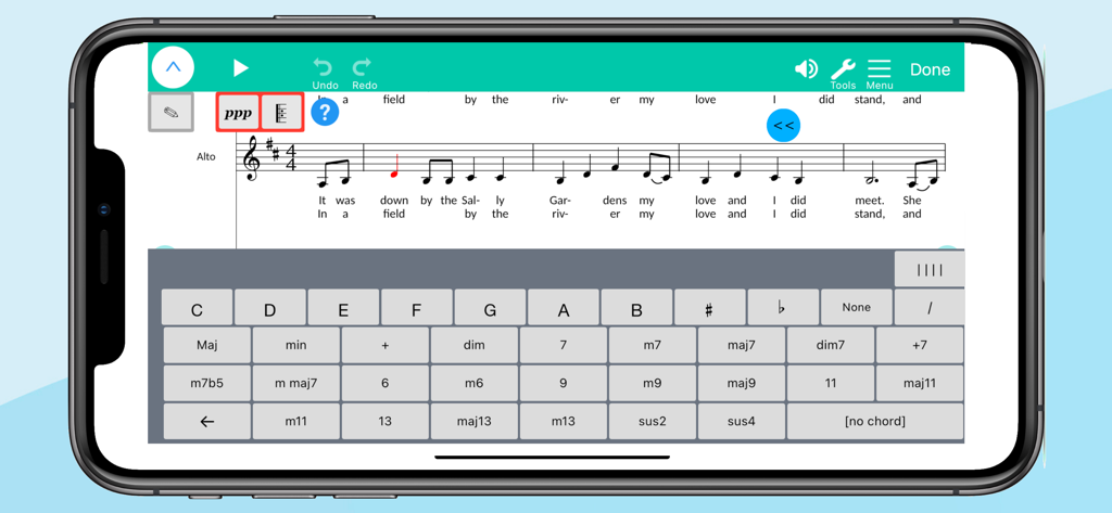 Interface de l'application Score Creator sur un smartphone montrant la notation musicale et un clavier d'accords.