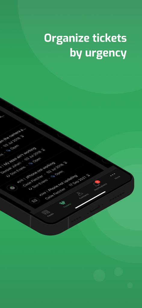 Zoho Desk - Interfaz de la aplicación Zoho Desk que muestra tickets de soporte organizados por urgencia