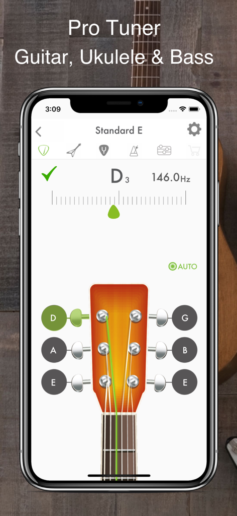 Guitar Tuner: Bass and Ukulele - Interface digital de afinador de guitarra mostrando afinação padrão E em um iPhone