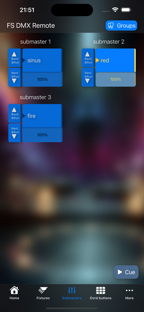 Interfaz de control de submaestros para gestionar secuencias de iluminación en FreeStyler DMX Remote