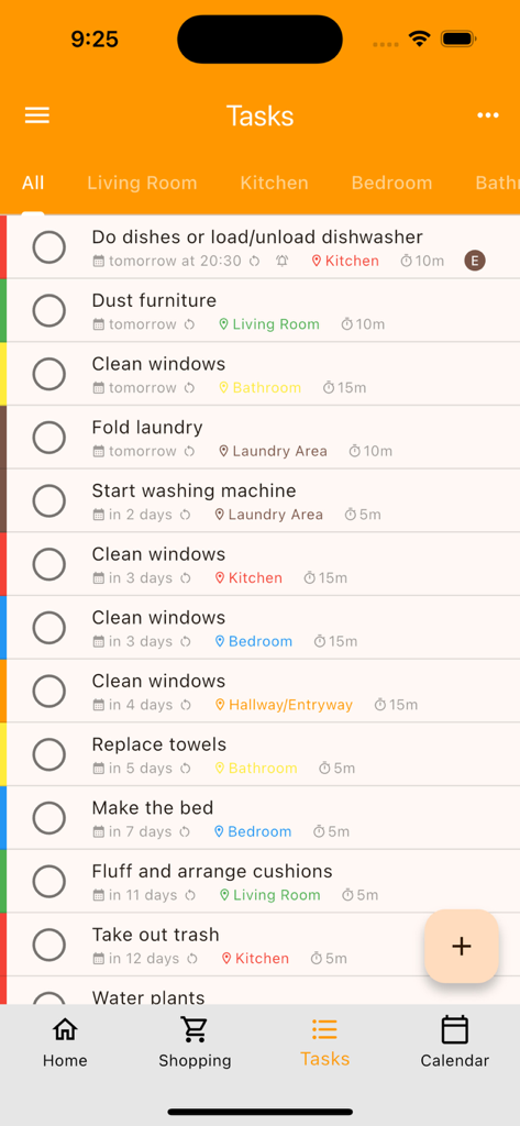 Lista de tareas de la aplicación OurHome que muestra las tareas del hogar categorizadas por habitación con plazos y duraciones