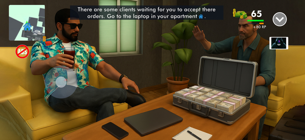 Un personaje del juego sentado en un apartamento con un maletín lleno de dinero en el simulador de guerra de bandas de traficantes de drogas