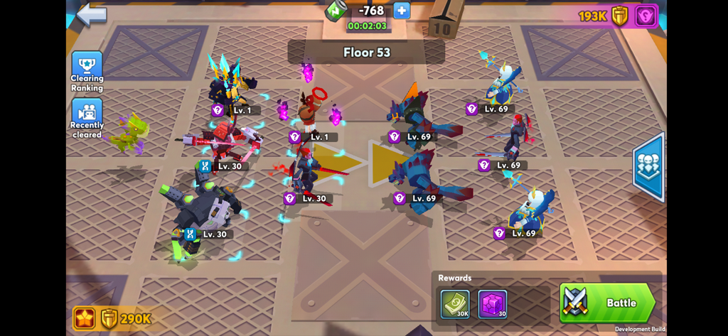 Una pantalla estratégica de formación de escuadrón de héroes en City Arena que muestra héroes de nivel treinta y uno listos para la batalla