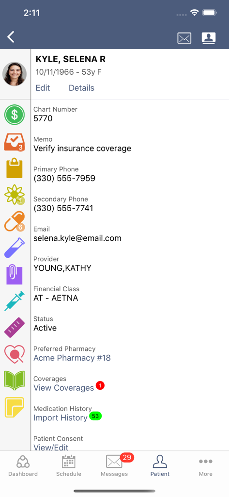 Captura de pantalla de la aplicación AdvancedMD Mobile que muestra la información de contacto, la cobertura de seguro y el historial médico de un paciente.
