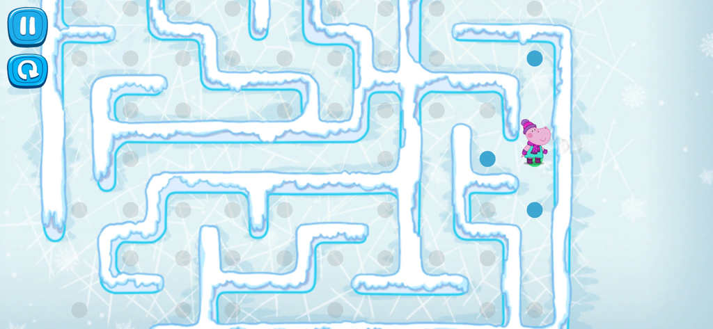 Snow Queen: Frozen castle - スノー・クイーンゲームで、雪に覆われた氷の迷路パズルを navigated するピンクのヒッポキャラクター