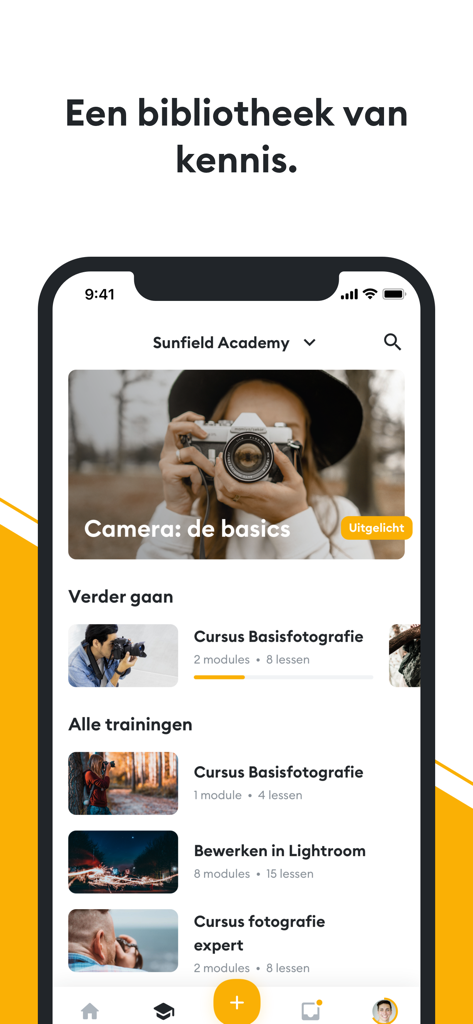 Huddle community & e-learning - Mobile app interface of Huddle showing a photography course library with modules and lessons.