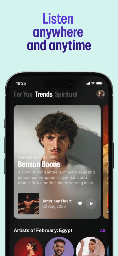 Yango Play Music: Listen now - Tela de smartphone mostrando a interface do aplicativo Yango Play Music com artistas internacionais em alta e categorias de música regionais.