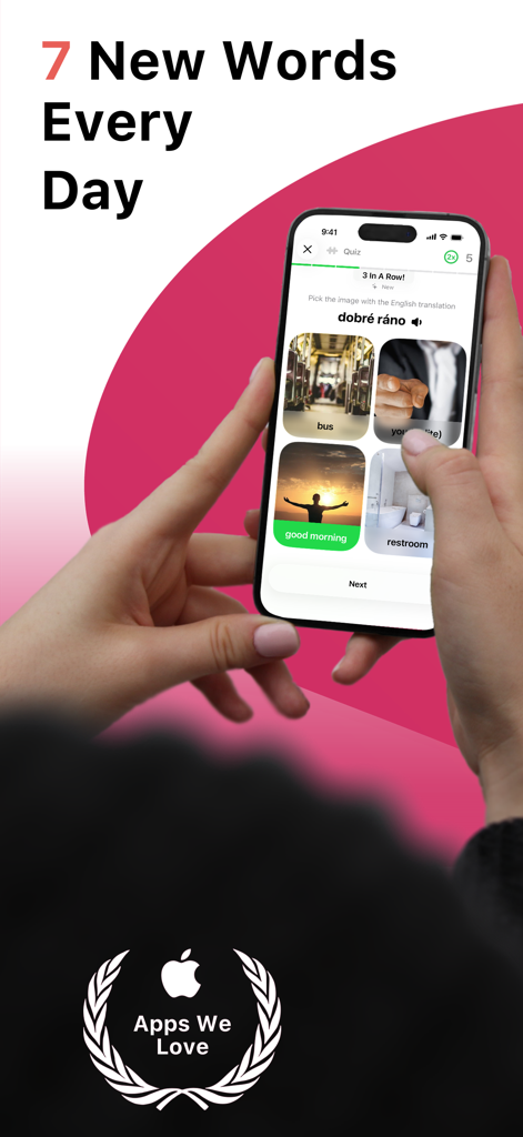 Una persona che utilizza l'app Impara lo slovacco con LENGO su un iPhone per imparare nuovo vocabolario attraverso un quiz interattivo giornaliero