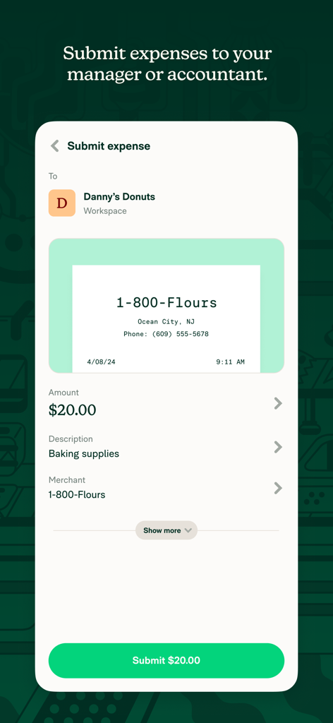 Expensifyアプリのモバイル画面で、スキャンされたレシートを使って出張費を提出するプロセスを説明