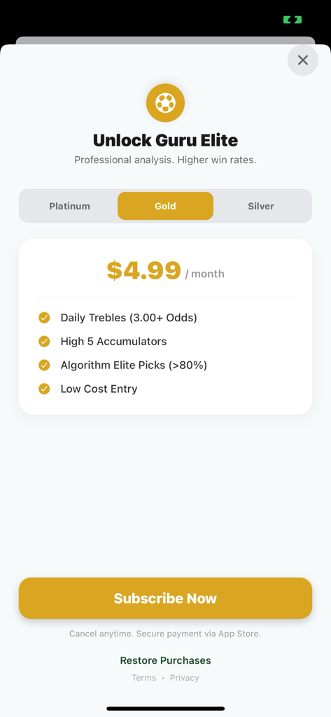 BetGuru: Football Betting Tips - Pantalla de suscripción a Guru Elite para la aplicación BetGuru que muestra el precio del nivel dorado a 4,99 dólares por mes con aspectos destacados de las funciones como tréboles diarios y selecciones de algoritmos de élite.