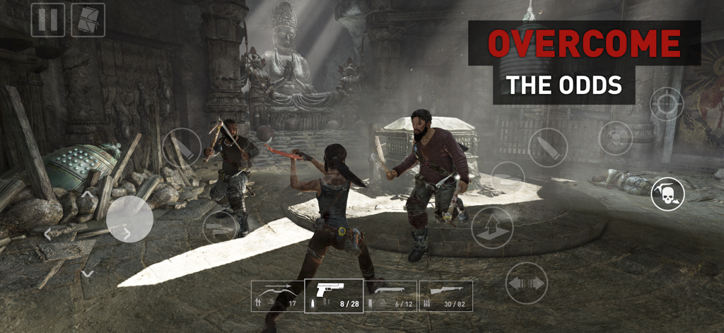 Lara Croft luchando contra enemigos en un templo durante el juego de Tomb Raider para iOS con una interfaz de control táctil.