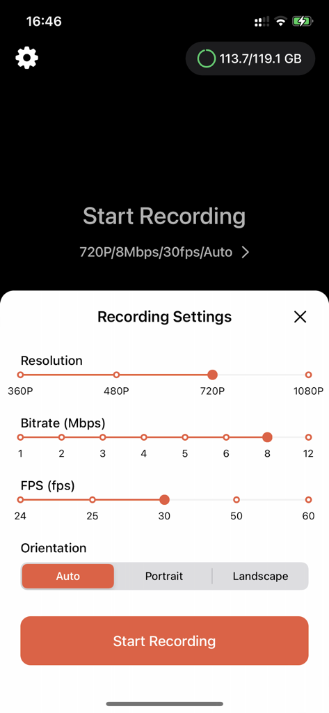 Interfaz de la aplicación Grabadora de Pantalla que muestra configuraciones ajustables para resolución de video, tasa de bits, FPS y orientación.