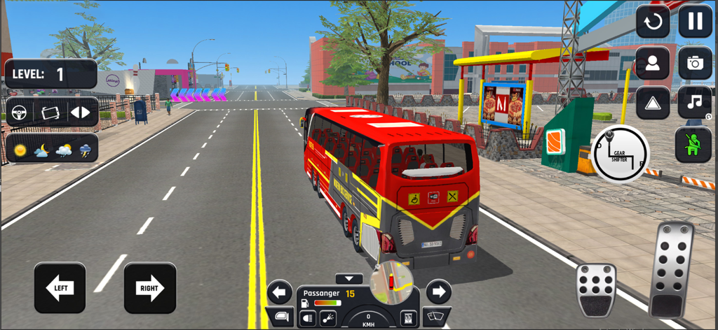 Jugabilidad de Modern City Bus Simulator que muestra un autobús rojo conduciendo por una carretera urbana con controles de juego móvil