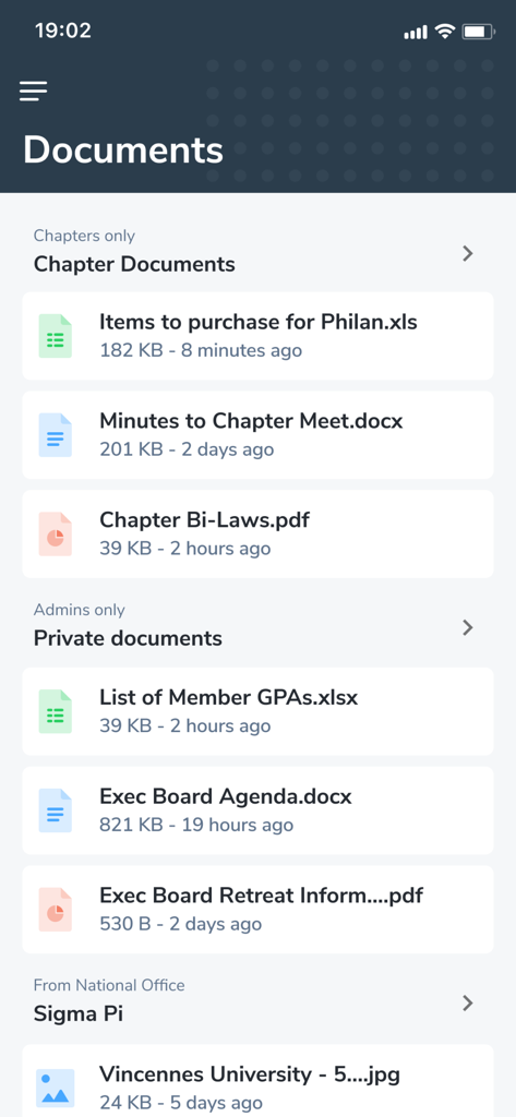 Greek Capital Management - La pantalla de gestión de documentos de la aplicación móvil Greek Capital Management que muestra archivos del capítulo y del administrador privado