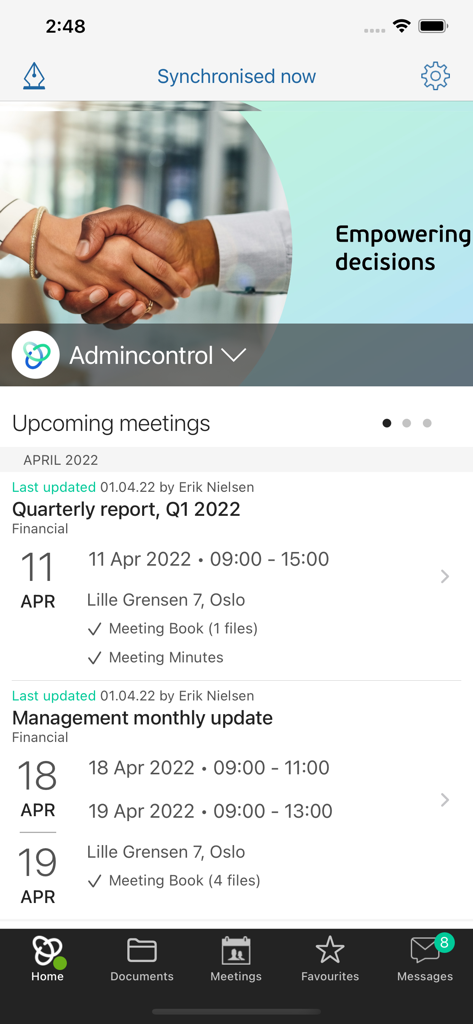 O painel do aplicativo móvel Admincontrol exibindo uma lista de próximas reuniões do conselho e relatórios trimestrais para executivos.