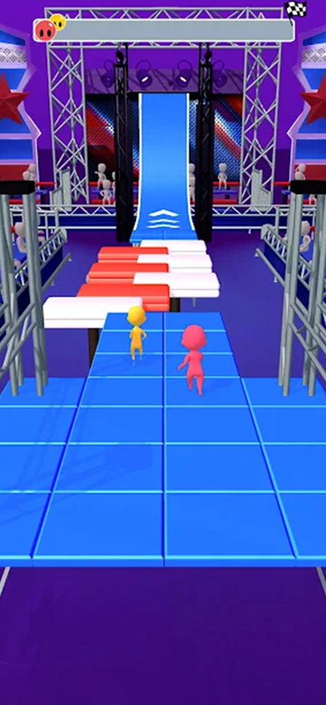 Epic Race 3D – Parkour Game - Epic Race 3Dの3D障害物コースでレースをするピンクと黄色のキャラクター