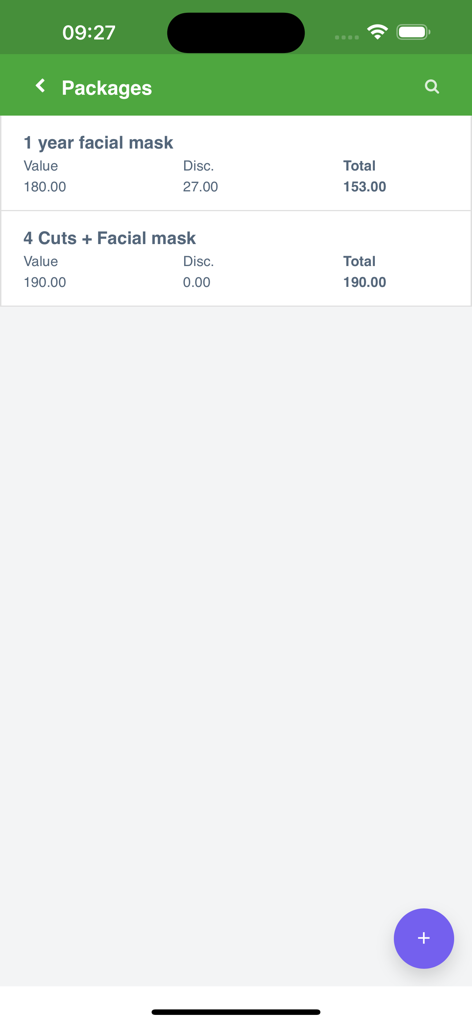 Interface do aplicativo Sistema de Gestão de Salão de Beleza mostrando uma lista de pacotes de serviços, incluindo máscaras faciais e cortes de cabelo com detalhes de preço e desconto