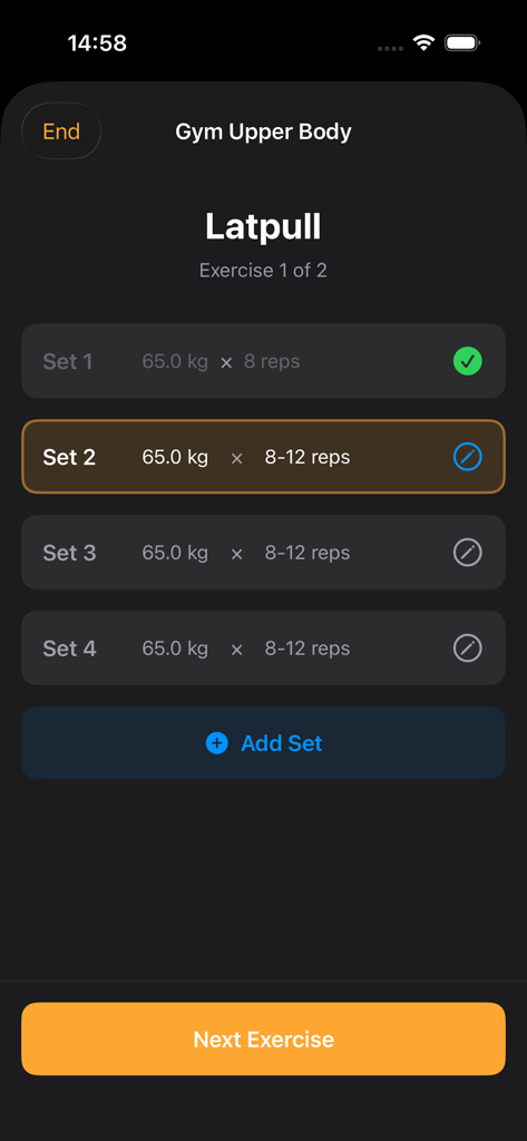 SetTrack - Workout Tracker - SetTrack app interface for logging a latpull exercise with weight and rep tracking in dark mode.