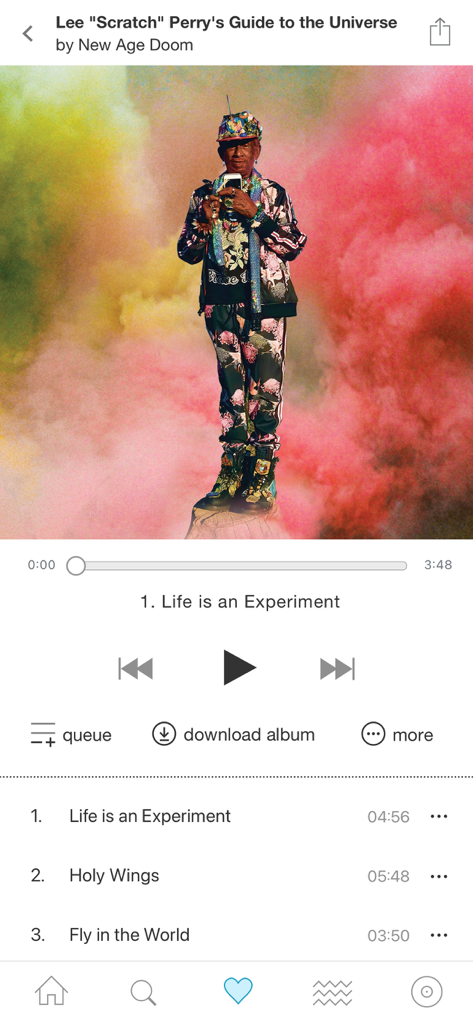 Bandcamp - Interfaz del reproductor de música de la aplicación Bandcamp que muestra arte del álbum y lista de pistas con una opción para descargar para escuchar sin conexión