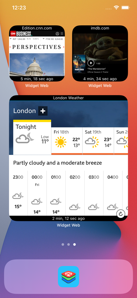 Widget Web 26 - Widget Web 26を使用して、ニュース、映画、天気予報のカスタムウェブウィジェットを表示するiPhoneホーム画面。